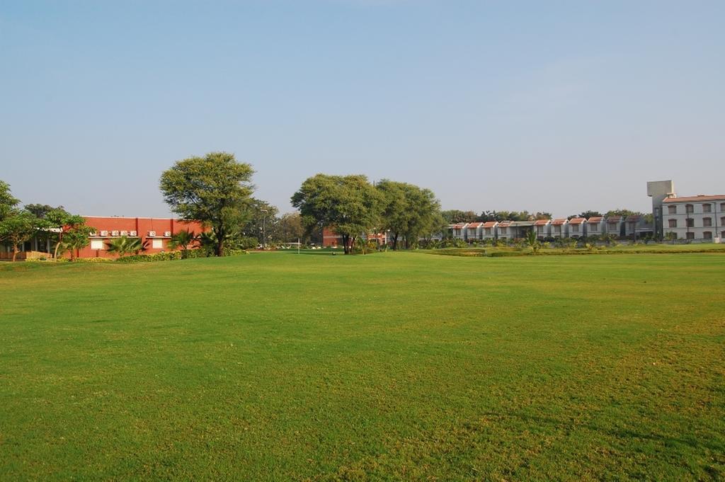 Cambay Sapphire, Gandhinagar Ξενοδοχείο Εξωτερικό φωτογραφία